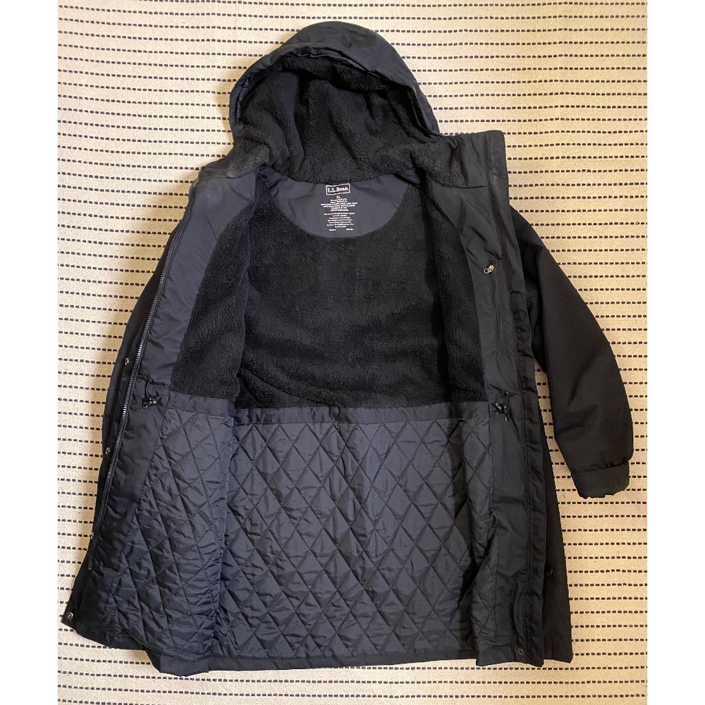L.L. Bean Womens Winter Jacket Hood Black Lined Insulated and Water Resistant